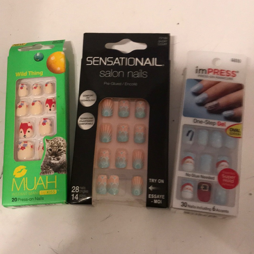 Fun press on nails